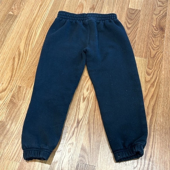 Bundle boys play clothes 4 piece lot pants and tops size 5/6 black and red - Picture 9 of 12